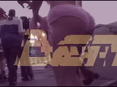 Büyük memeli esmer yerli sex filmi ve traş kedi atlar üzerinde bir horoz