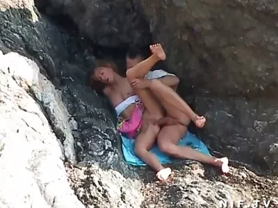 Yeni yerli gay porno bir dizüstü bilgisayar için lanet