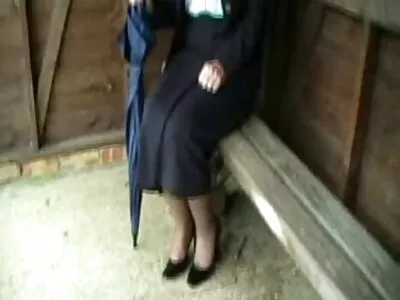 doğal göğüsleri ile sevimli esmer sürmek bir yerli türk porno horoz