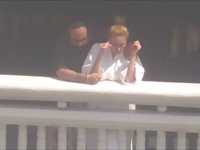 Becerdin minyon bebek ve yerli mature sex boşalmak üzerinde ona geri