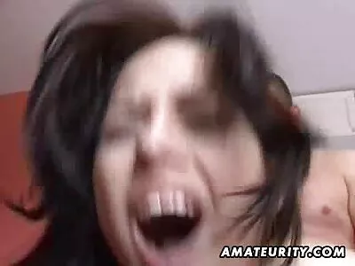 Güzel göğüsleri ile twitter yerli türk porno büyüleyici esmer seks yapıyor ve oral seks yapıyor