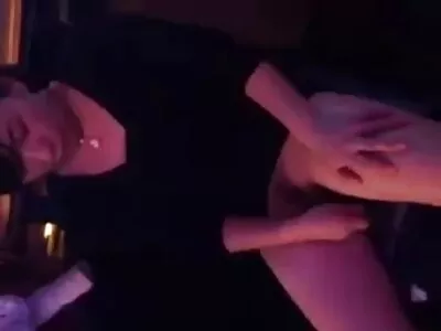 Çok güzel yerli olgun porno solo genç webcam fanlarını seviyor