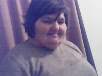 şehvetli porno türk yerli amatör çift şehrin üzerinde yürür ve eve sikişmek için geri gelir
